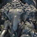 [Photo: Ganesh statue, zooming in on the heads]