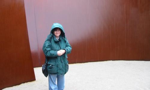 [Photo: Elissa and the big metal statue in Pulitzer Foundation for the Arts' side yard]
